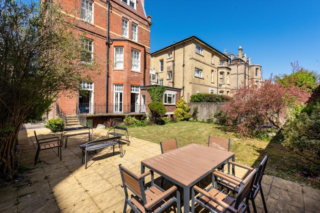 3 Bedroom Garden Apartment Opposite The Beach Hove Exterior foto