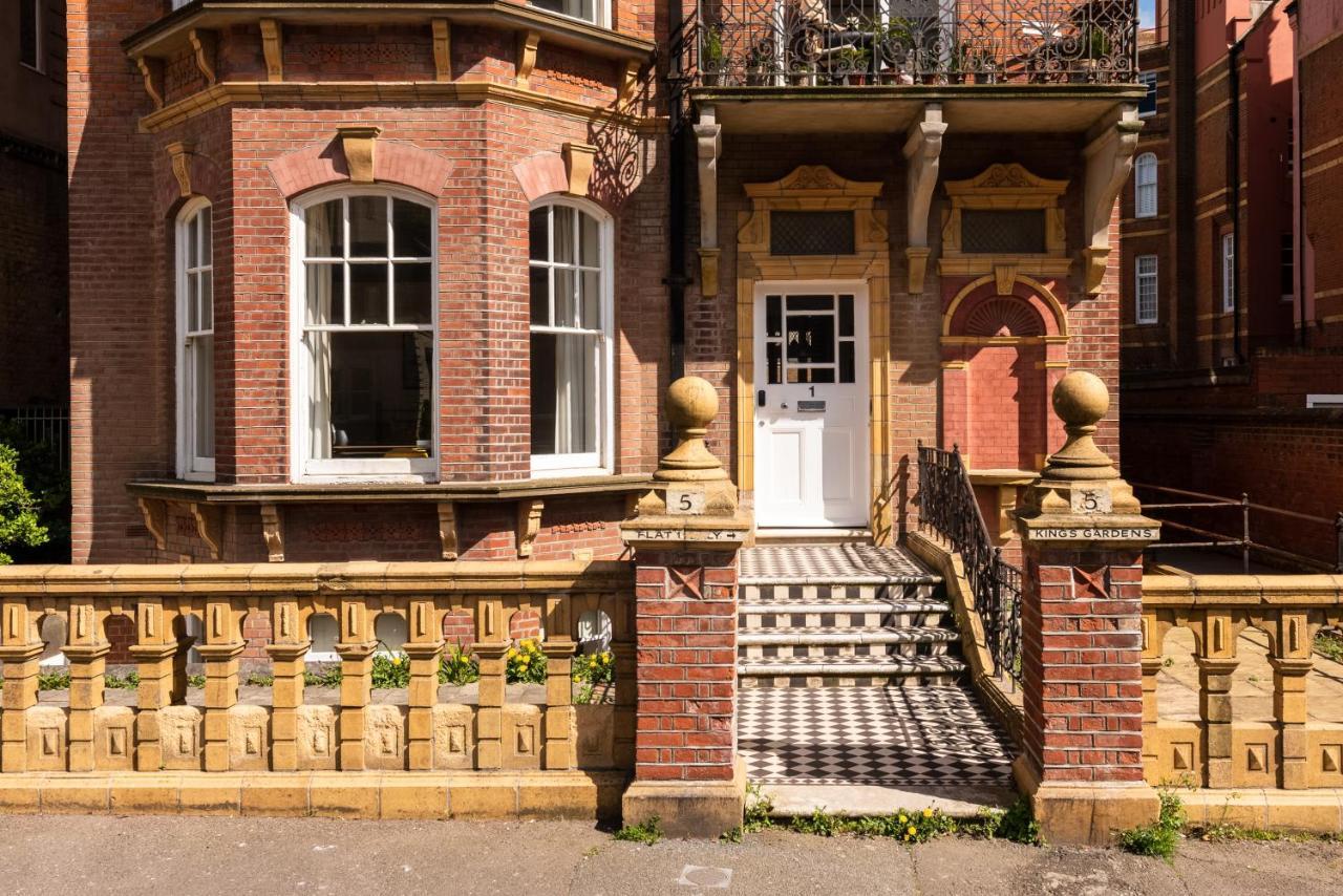3 Bedroom Garden Apartment Opposite The Beach Hove Exterior foto