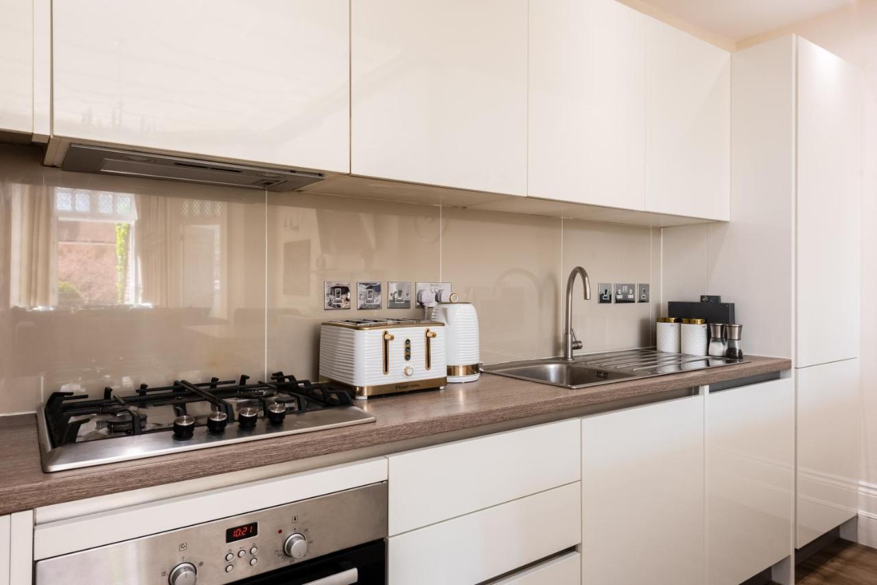3 Bedroom Garden Apartment Opposite The Beach Hove Exterior foto